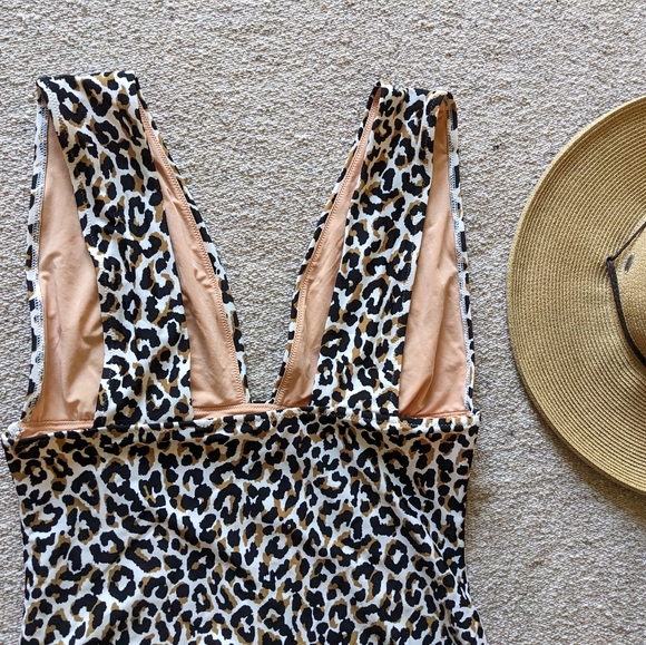 Sold! J. Crew NWT Cheetah V Neck Plunge Swimsuit - Picture 7 of 12